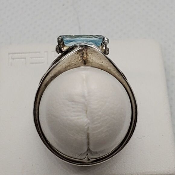 Sterling Silver Ring with a Blue Stone - Picture 5 of 6